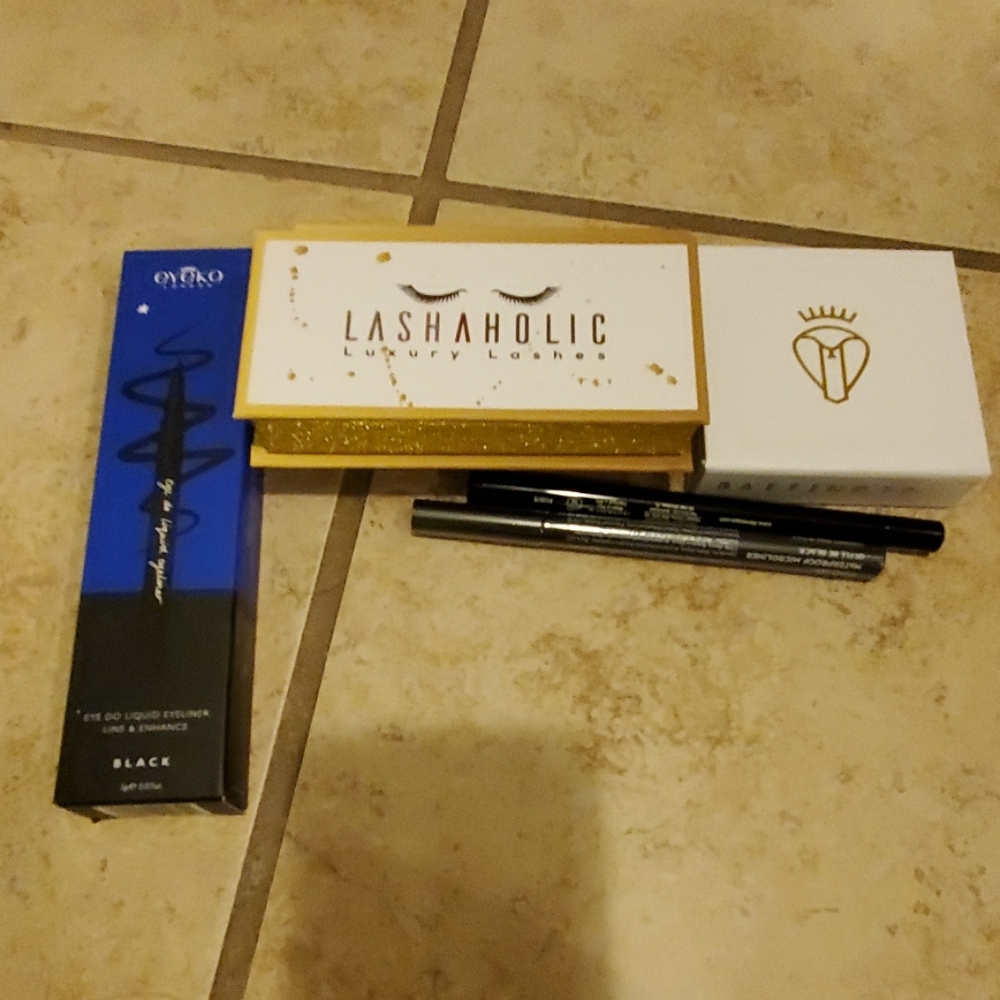 Lash and Liner Lot **LAST CHANCE**